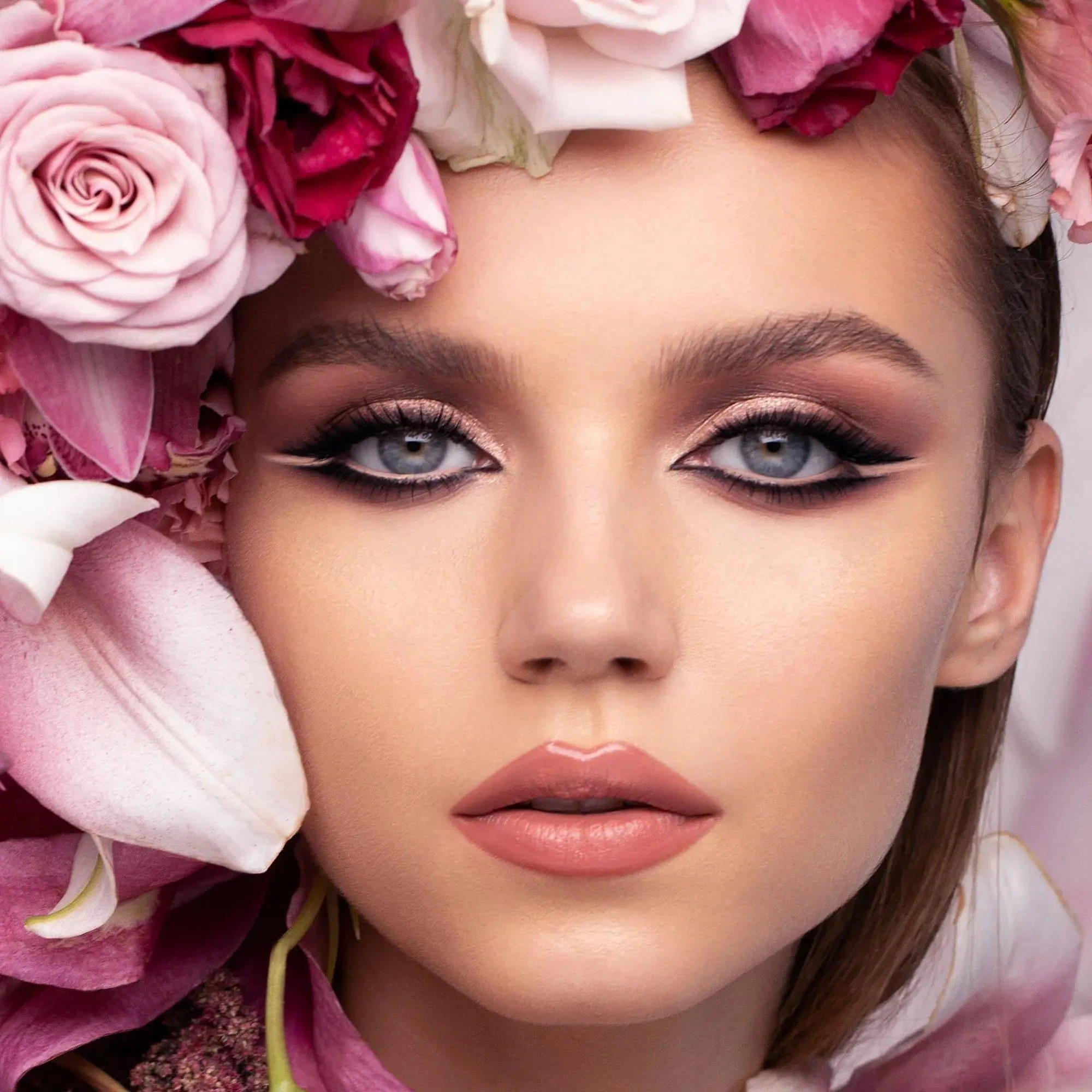 I NEED A ROSE LIPSTICK