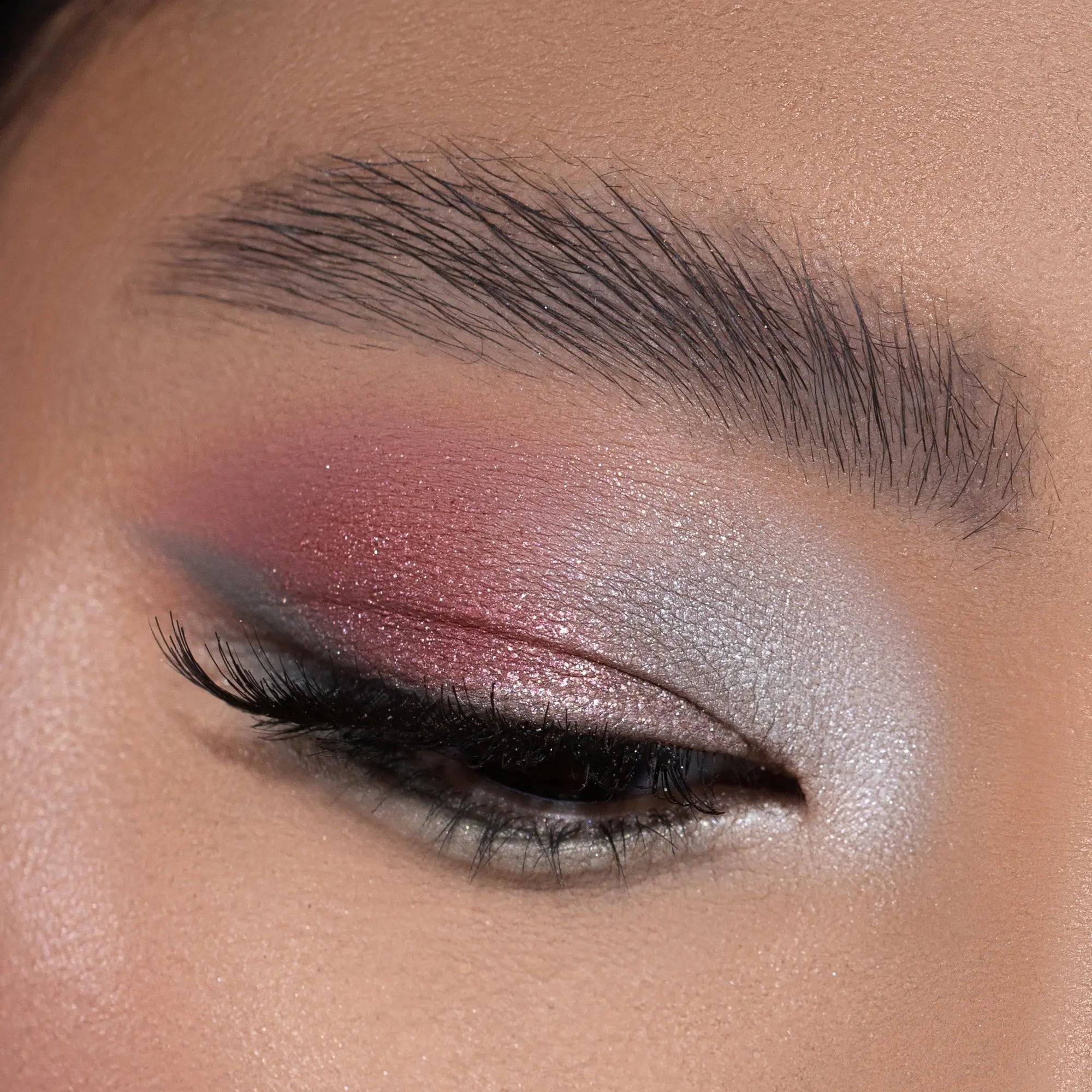 243-retro-glam-eyeshadow-palette-11.jpg RETRO GLAM EYESHADOW PALETTE