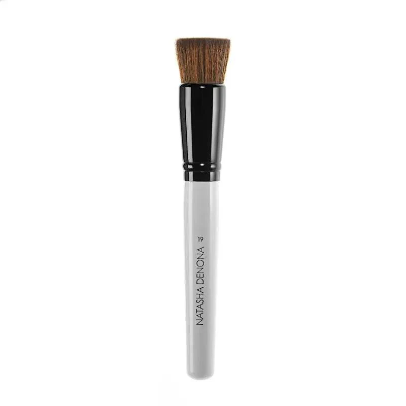 NO. 19 FOUNDATION MAKEUP BRUSH