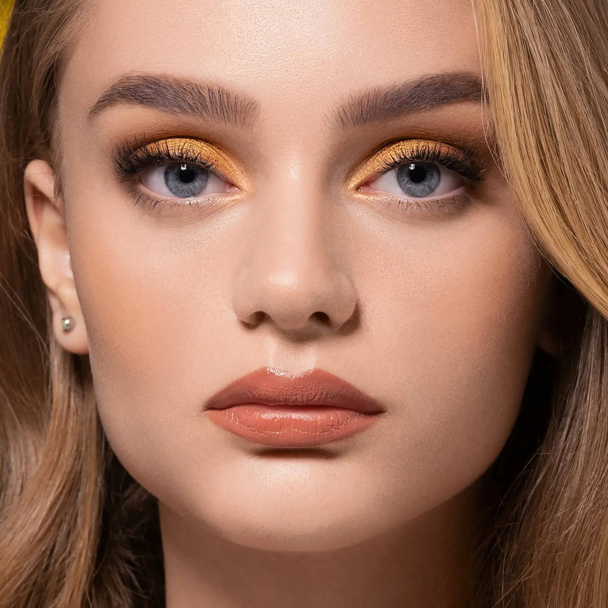 369-baby-gold-eyeshadow-palette-4.webp BABY GOLD EYESHADOW PALETTE