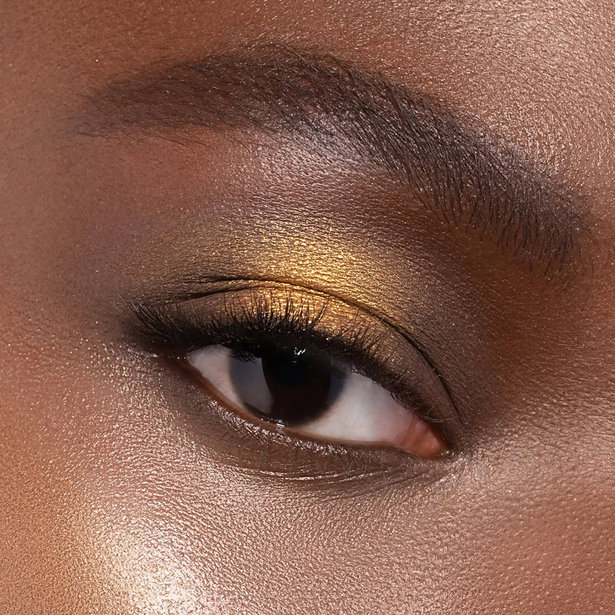 369-baby-gold-eyeshadow-palette-6.jpg BABY GOLD EYESHADOW PALETTE