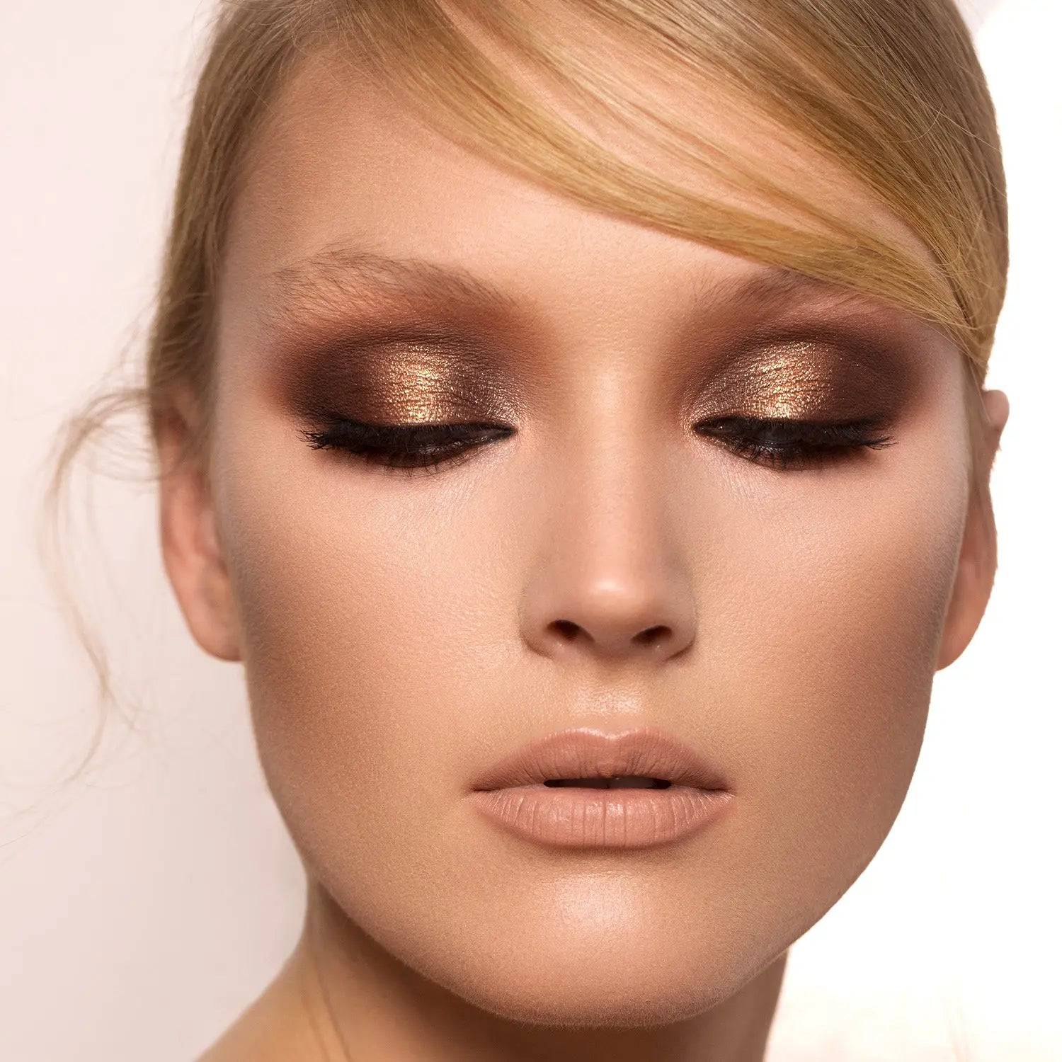 373-mini-nude-eyeshadow-palette-4.jpg MINI NUDE EYESHADOW PALETTE